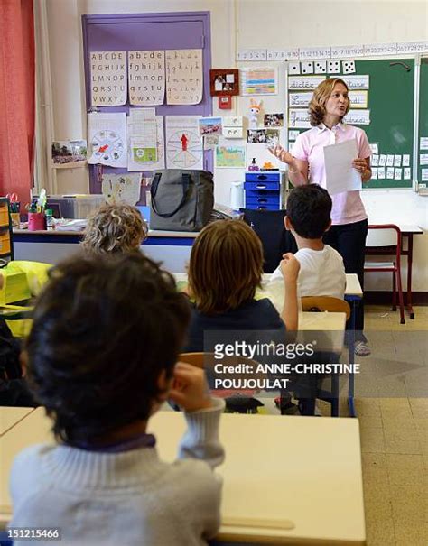 83 Jean Mermoz School Stock Photos High Res Pictures And Images