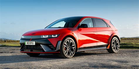 hot hatch   car expert awards