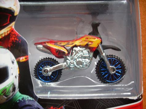 T Hunted Novos Packs Hot Wheels