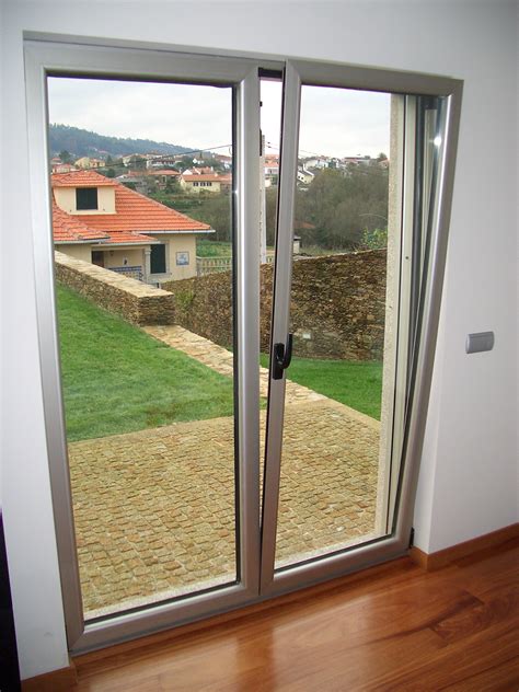 Porta Janela Em Alumínio - CAIXILHARIA ALUMINIO Porta/Janela em alumínio Porta/Janela em alumínio