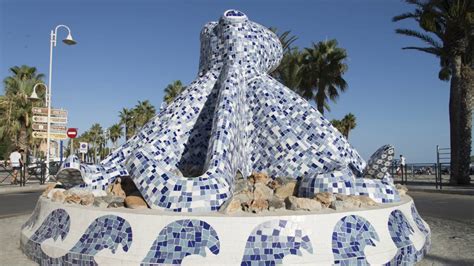 Monumento al Pulpo de la rotonda de Puerta de Mar en Almuñécar YouTube