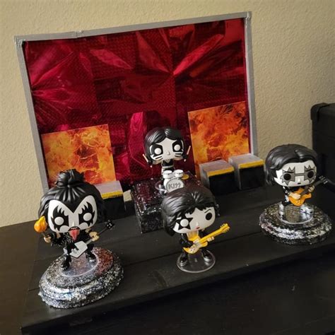 I made a stage for my Kiss pops! : r/funkopop