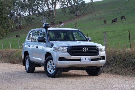 2020 Toyota LandCruiser 200 GX Review Drive Section