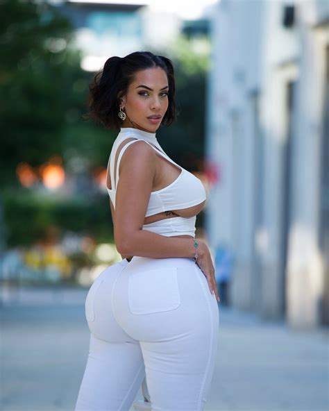 AMIRAHDYME | Real good girl 😇 | which one wins? Captured by