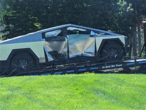 Man Buys The First Totaled Tesla Cybertruck How Is He Even Going To