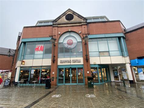 Oldham Council unveils new Spindles Town Square Shopping Centre