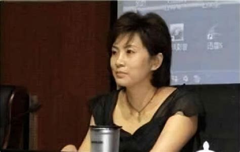 第一女贪官蒋艳萍：凭美色一招鲜吃遍天，将40多位领导收入裙下湖南官场社会