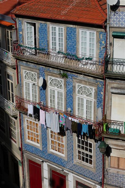 Edificio T Pico De Fachadas En Rua Das Flores Calle Flores Ropa