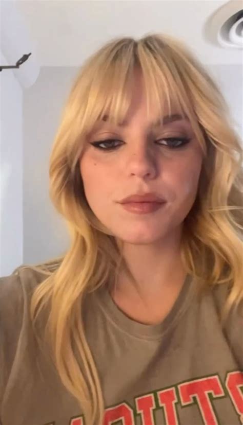 Pin on RENEÉ in Blonde wife Really short hair Renee