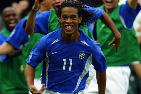 Ronaldinho Gaúcho times títulos gols e prêmios individuais