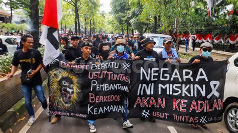 Tuntut Rasa Keadilan Kasus Kanjuruhan Aremania Serukan Revolusi Pssi