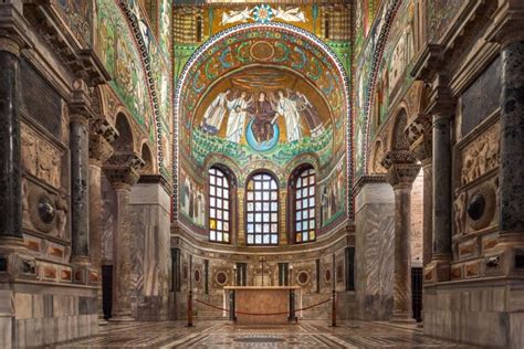 Basilica di SantApollinare Nuovo Ravenna Città del Mosaico