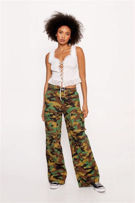 Pocket Detail Camo Cargo Pants | Nasty Gal