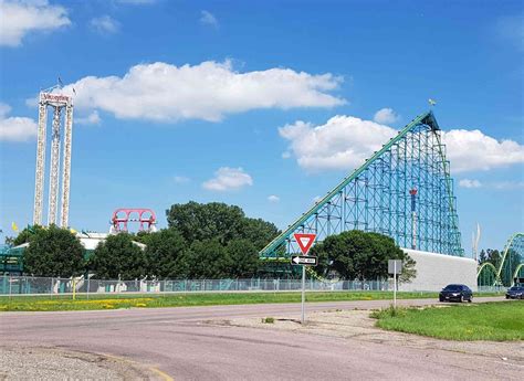 Wild Thing Roller Coaster At Valleyfair Parkz Theme Parks