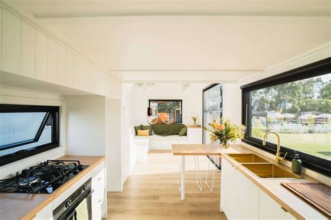 uber-tiny-homes (11) - Living in a shoebox