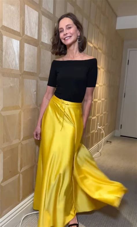 Calista Flockhart Praised For Re Wearing Her Ralph Lauren Skirt Nearly