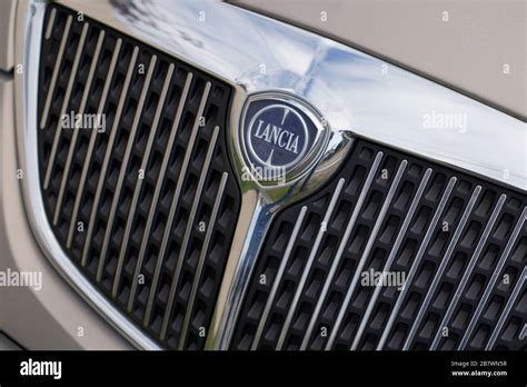 Simple Logo Car Hi Res Stock Photography And Images Alamy