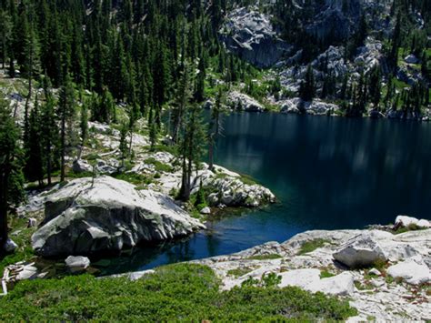 Hiking Big Bear Lake In The Trinity Alps Northern California Hiking