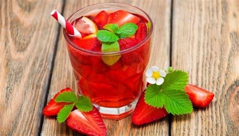 Caipirinha De Morango Simples De Preparar Boa Receita