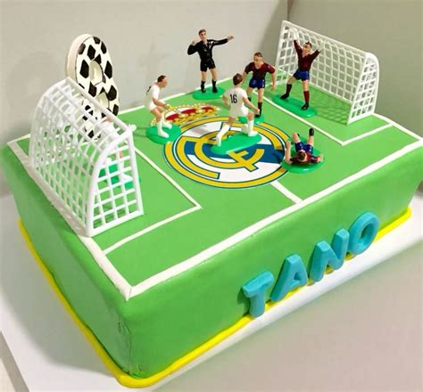 Pin By Vanylla On Pins Criados Por Voc Soccer Birthday Cakes