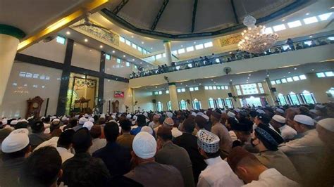 Ribuan Jamaah Hadiri Safari Dakwah Uas Di Masjid Raya Tua Tunu