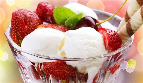 Fruit Salad With Ice Cream