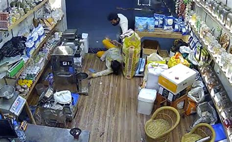 Caught On Camera Thieves Snatch Delhi Womans Chain At Gunpoint