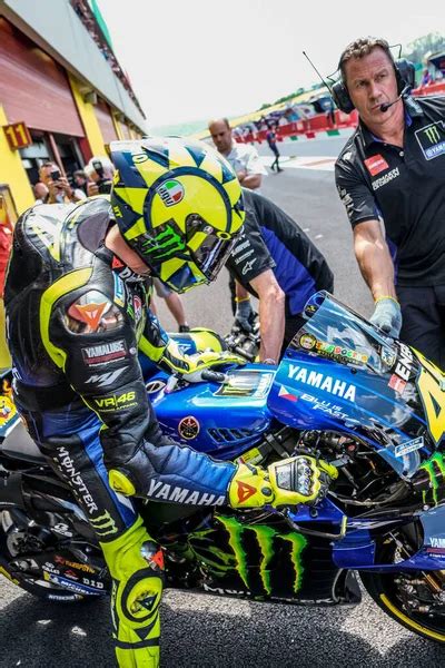 46 Valentino Rossi Ai Box Durante Le Fp2 Stock Photos Royalty Free 46