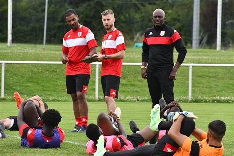 Reprise de l entraînement au Bourges Foot 18 avec un groupe fortement