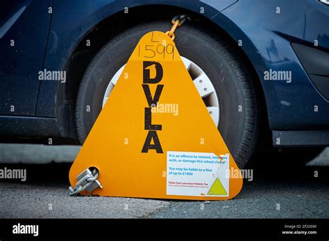 Dvla Clamp An Un Taxed Car On The Highway In Preston Stock Photo Alamy