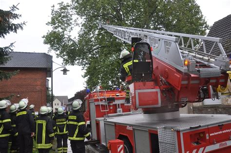 Sturm Zieht Spur Der Verw Stung