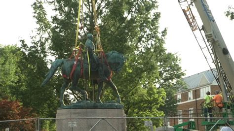 Video Robert E Lee Statue Removed In Charlottesville Nbc4 Washington