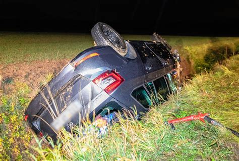 Schwerer Unfall Im Erzgebirge Auto Berschl Gt Sich