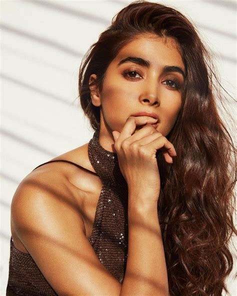 Pic Talk Pooja Hegde S New Sultry Pose