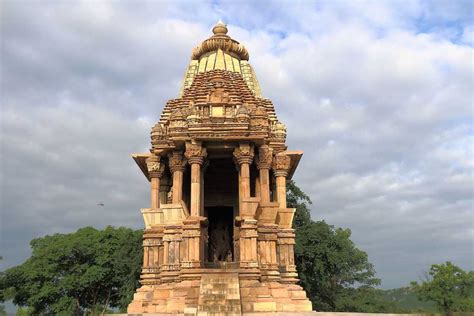 Chaturbhuj Temple, Khajuraho, Khajuraho (2025) - Images, Timings | Holidify