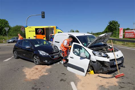 Drei Verletzte Bei Kreuzungscrash In Lichtenstein Radio Zwickau