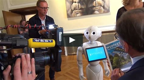 Einbürgerung von Roboter Pepper in Wuppertal ENTRANCE Robotics GmbH