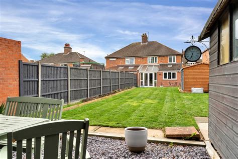 Bowley Avenue Melton Mowbray LE13 3 Bed Semi Detached House 280 000