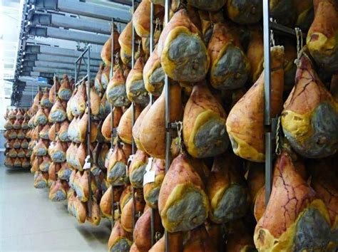 Produzione Prosciutto Di Parma Dop Salumificio La Perla