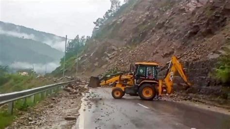 Uttarakhand Weather Badrinath National Highway Blocked Due To Landslide