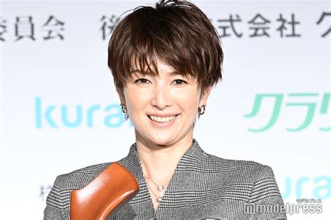 吉瀬美智子、出産前後で2度の「美脚大賞」受賞 変わらぬプロポーションに称賛の声 モデルプレス