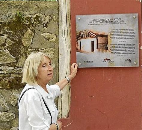 El Ayuntamiento De Agurain Homenajea A Las Lavanderas Onda Vasca