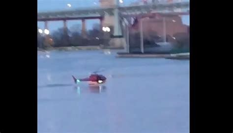 Five People Killed As Helicopter Crashes Into Nycs East River News