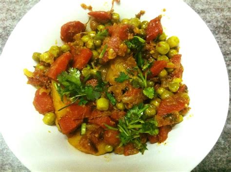 Aloo Gajar Matar Ki Sabzi Potato Curry With Carrots And Peas Delishably