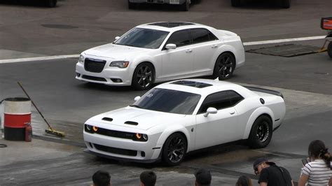 Hellcat Redeye Vs Chrysler Srt Drag Racing Youtube