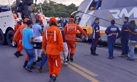 Acidente ônibus de turismo do Rio deixa ao menos 9 mortos na Bahia