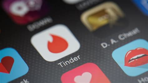 Tinder trickery: Woman dupes dozens of men into mass date in viral stunt