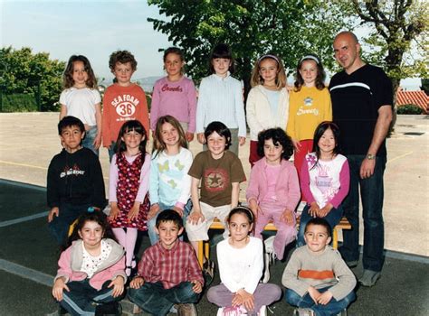 Photo de classe 2004 2005 classe de CP école Ventabrun de 2004 ECOLE