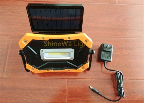 Portable Solar Rechargeable Led Work Light 900 Lumen With Adjustable Panel