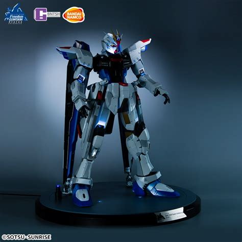 124 Freedom Gundam Statue Gunjap